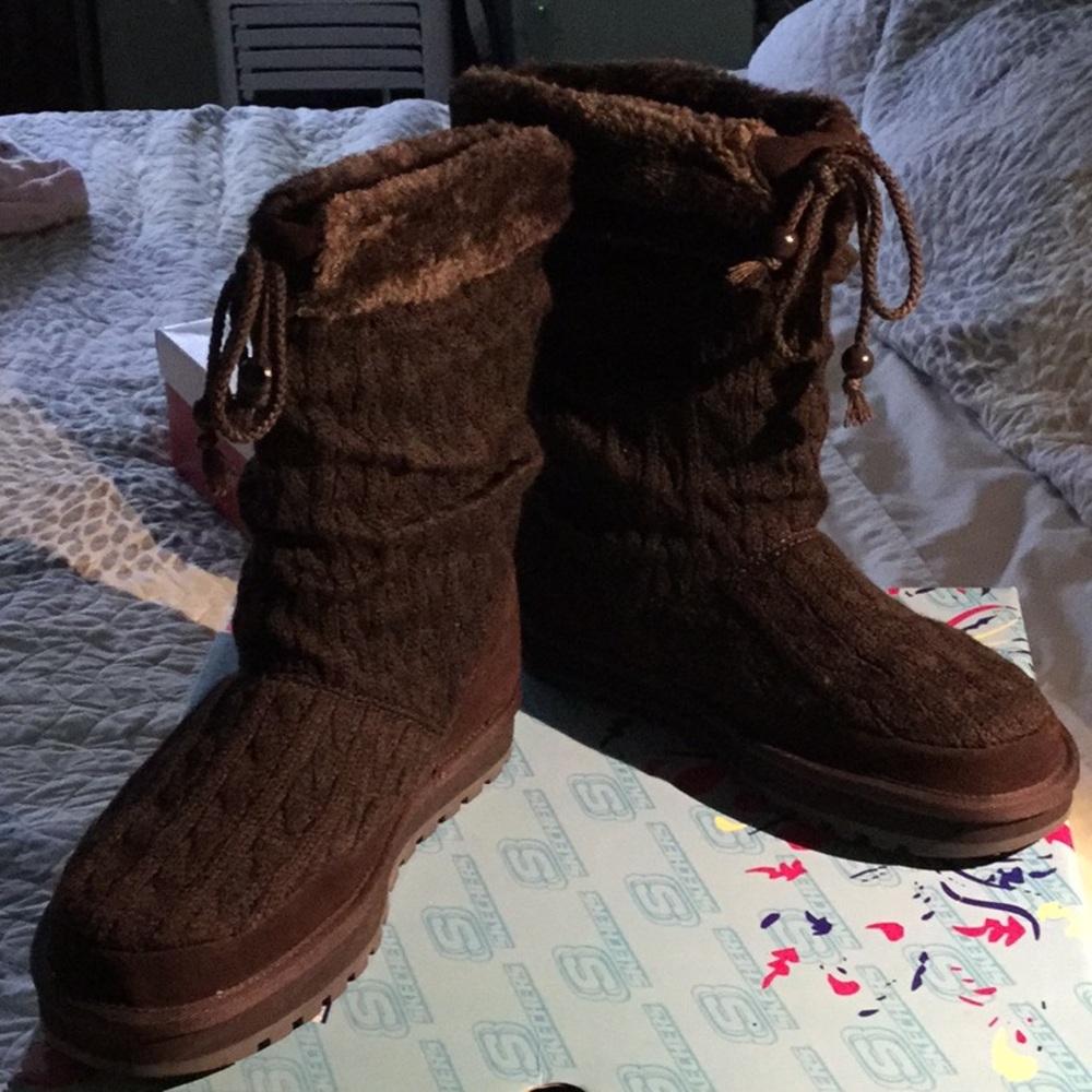 New Sketchers Keepsakes Boots chocolate color